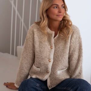 Easy Clothes Beige Cozy Cardigan - size s